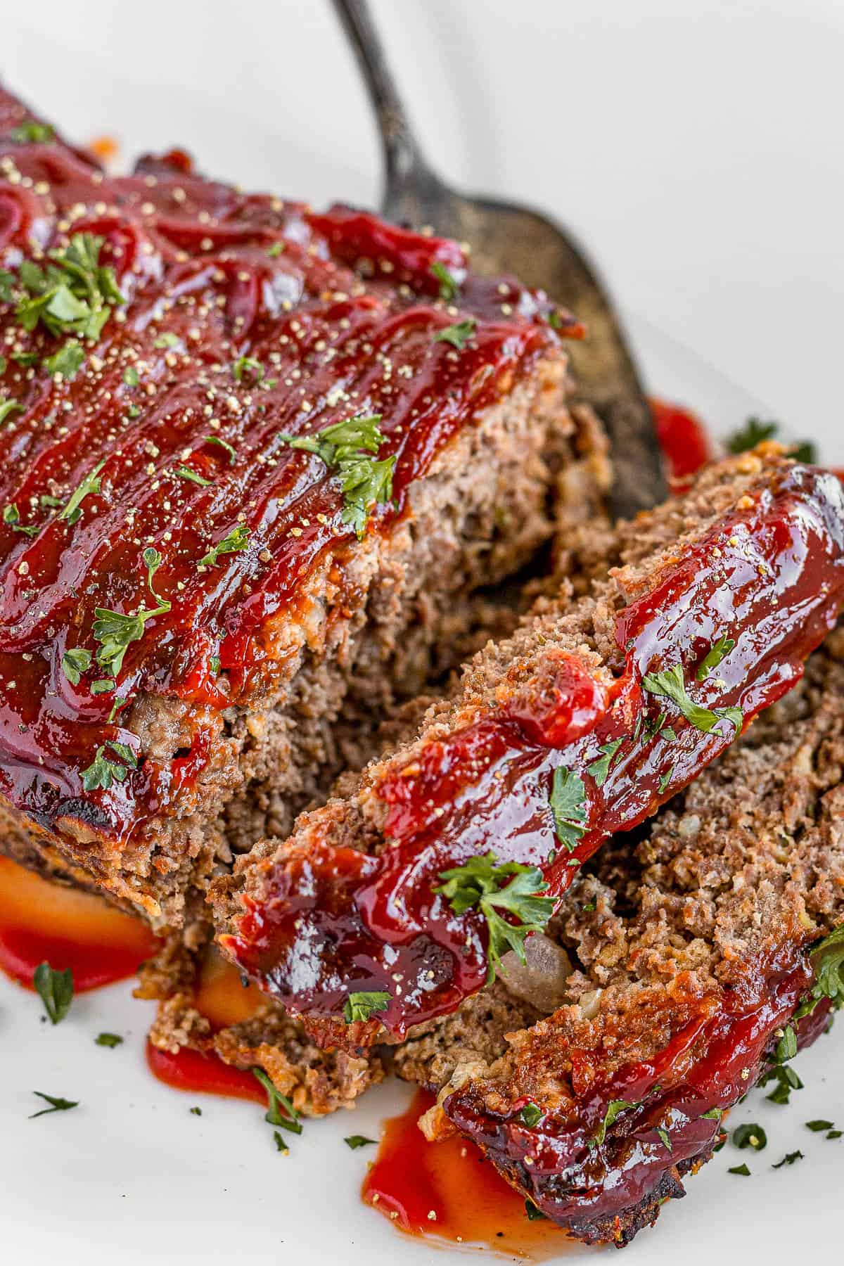 Easy Weeknight Meatloaf: Quick Comfort Food for Busy Families